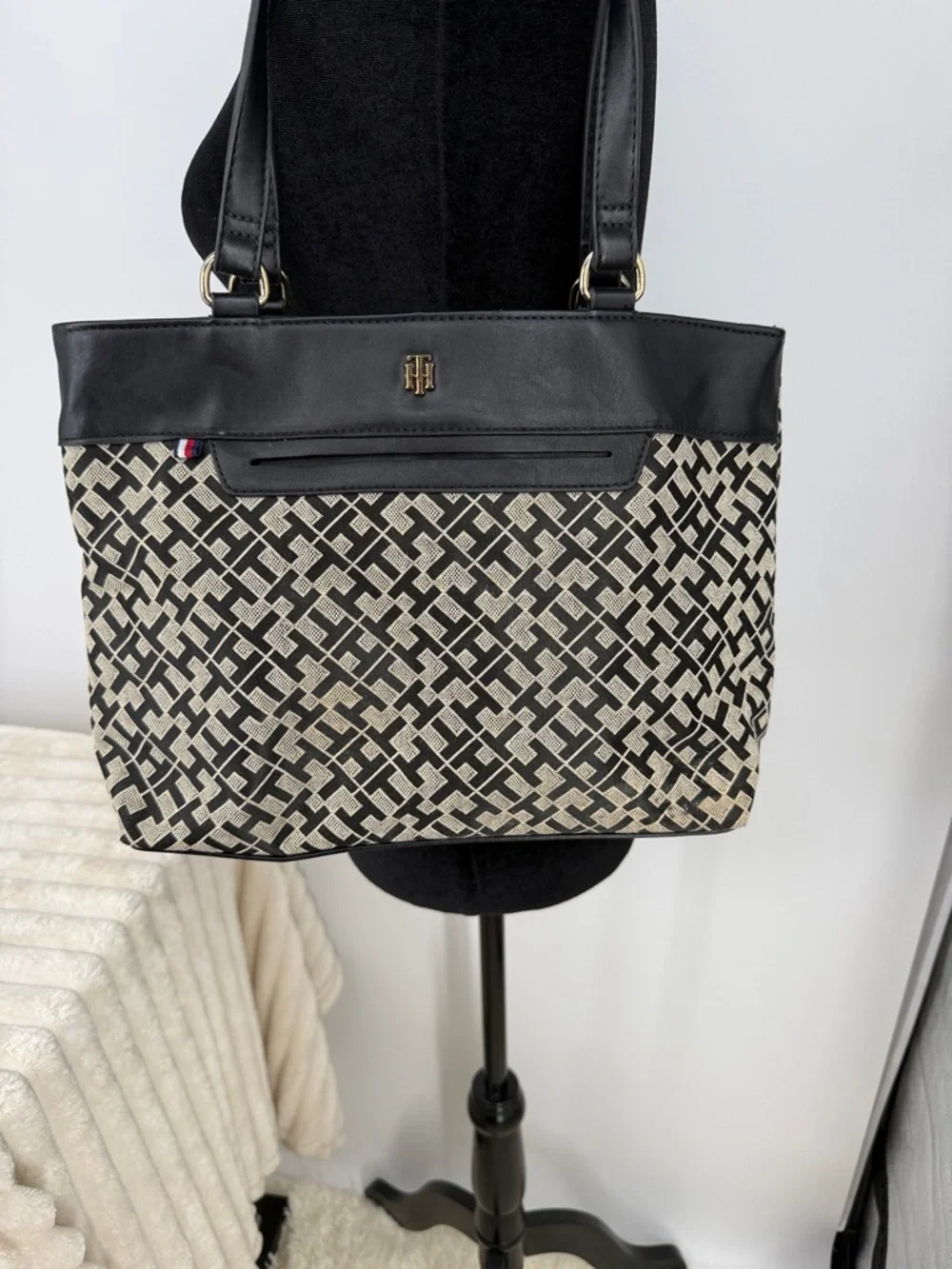 Tommy Hilfiger monogrammed Patterned shoulder bag